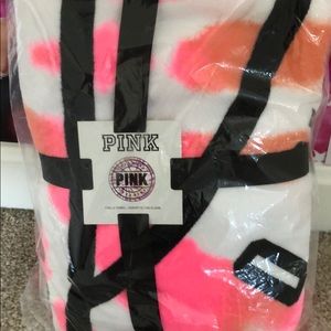 PINK *rare* tye dye circle beach towel